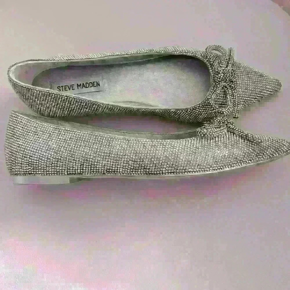 NWOT. Steve Madden Crystal Bow Pointed Toe Rhinestone Ballet Shoe. Size … - Picture 2 of 5